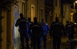 police intervention de nuit cryptomonnaies